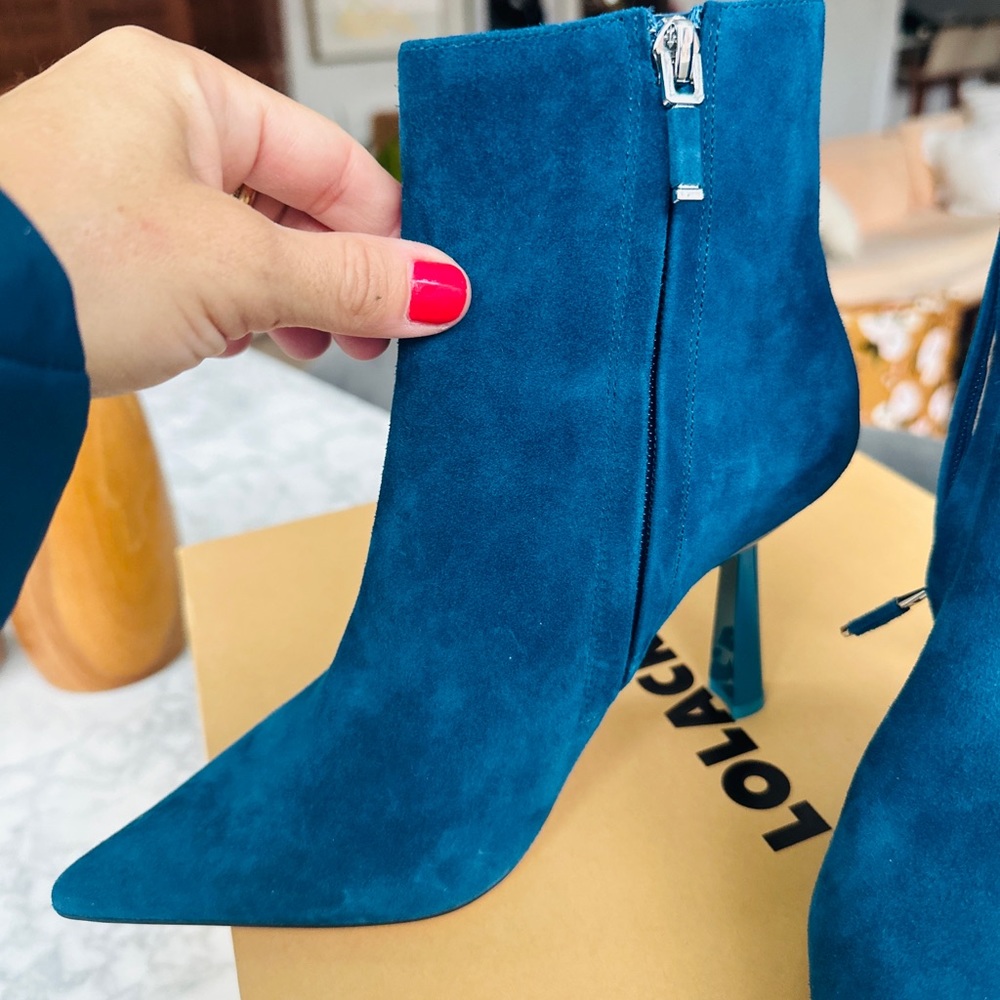 LOLACRUZ Suede “Austro” Ankle Boots 💙 Brand new, Never Worn 💙 size 6